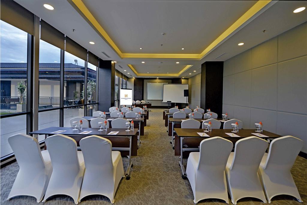 Lombok Astoria Hotel Mataram Exterior foto